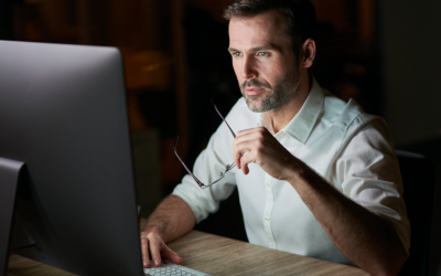 Saúde com trabalho junto ao computador